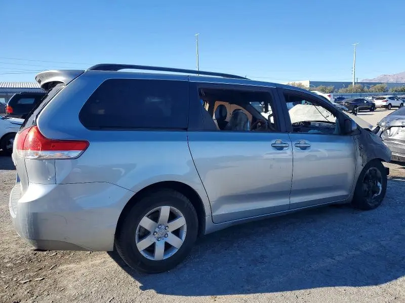 2011 TOYOTA SIENNA LE  