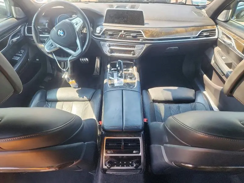 2017 BMW 750 XI  