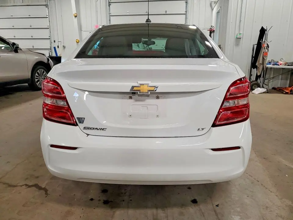 2018 CHEVROLET SONIC LT  