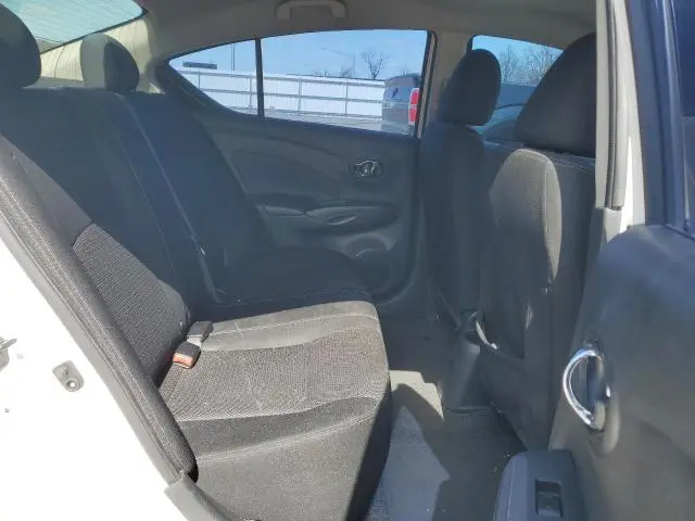 2019 NISSAN VERSA S  