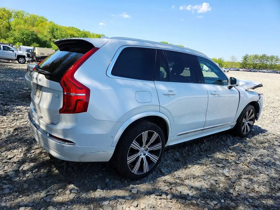 2024 VOLVO XC90 PLUS  