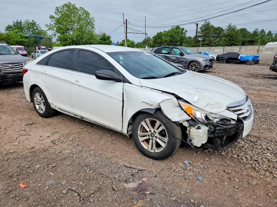 2014 HYUNDAI SONATA GLS  