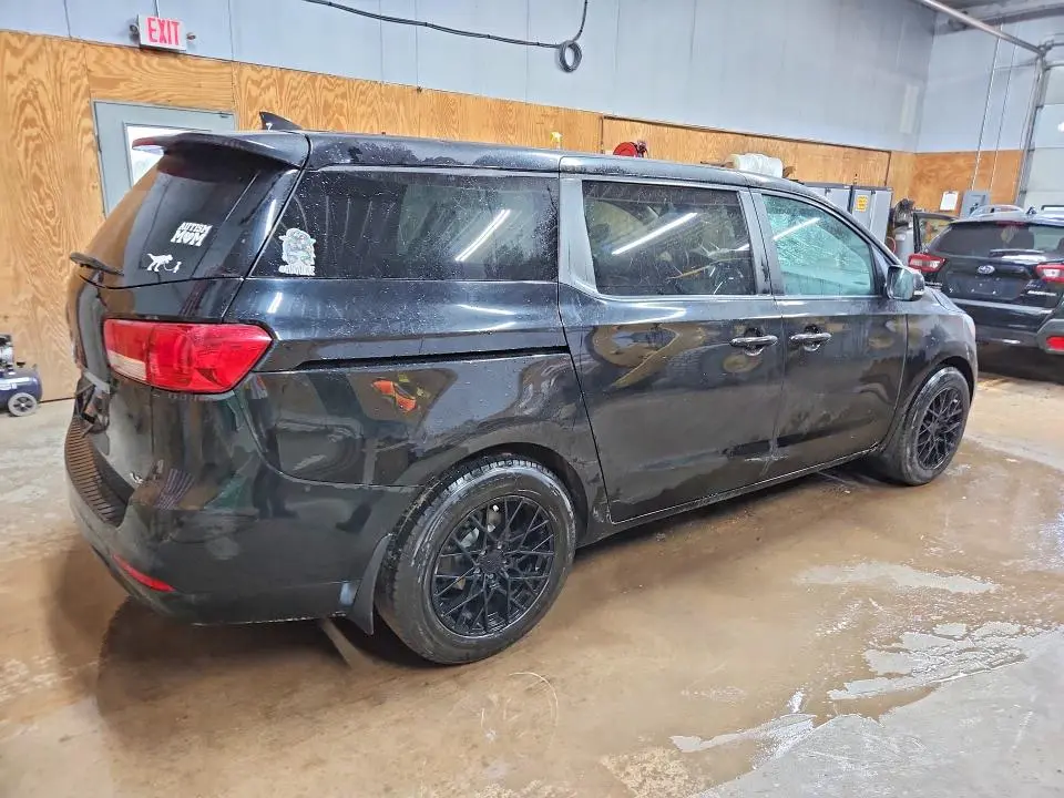 2018 KIA SEDONA LX  