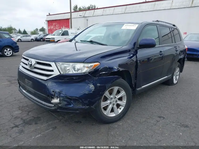 2011 TOYOTA HIGHLANDER BASE V6