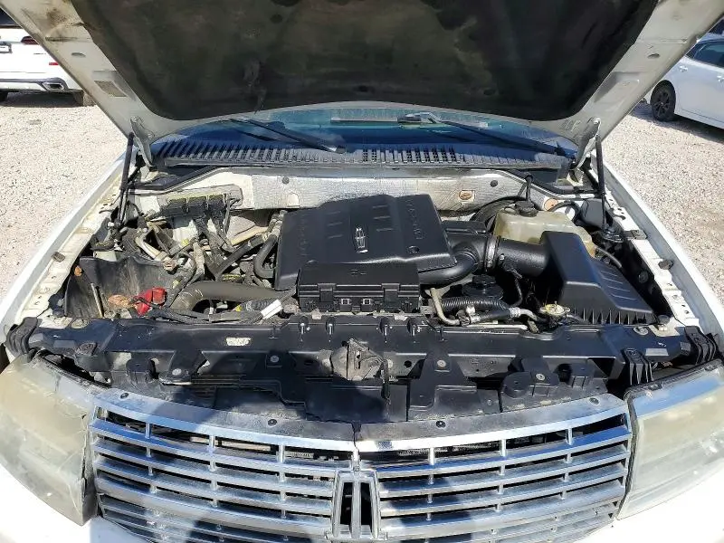 2011 LINCOLN NAVIGATOR L  