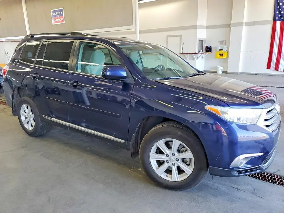2013 TOYOTA HIGHLANDER PLUS  