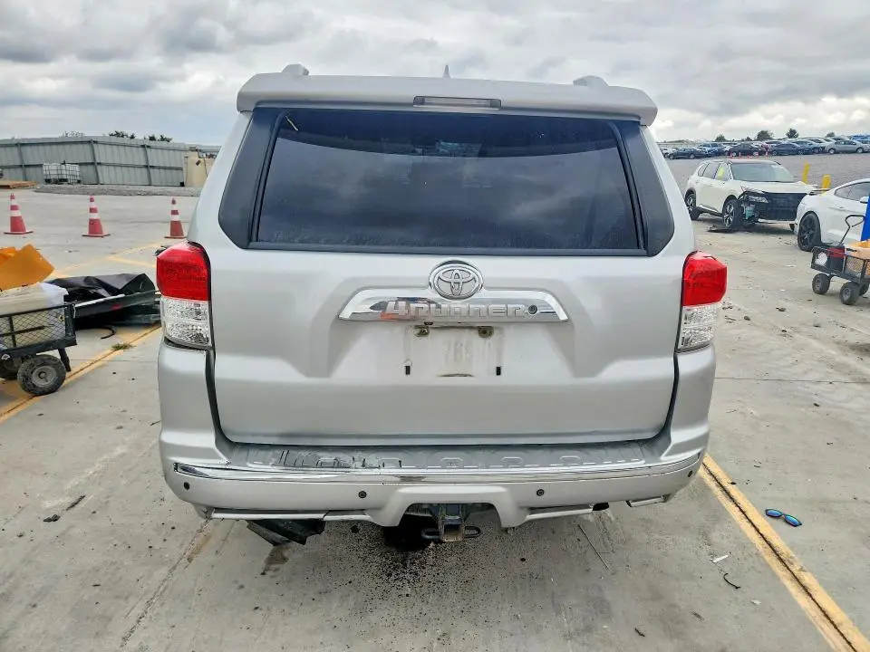 2013 TOYOTA 4RUNNER SR5  