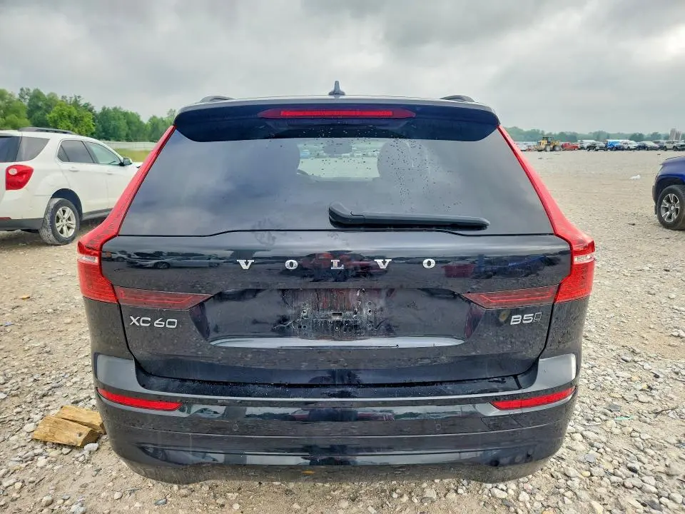2022 VOLVO XC60 B5 MOMENTUM  