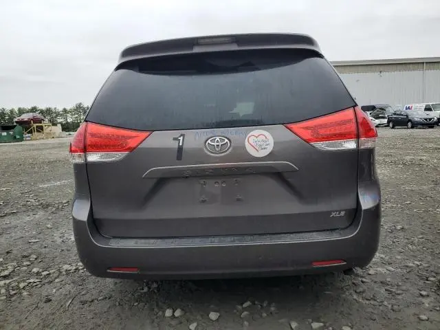 2012 TOYOTA SIENNA XLE  