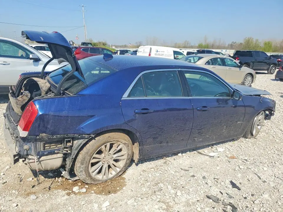 2016 CHRYSLER 300 LIMITED  