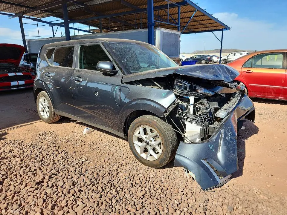 2023 KIA SOUL LX  