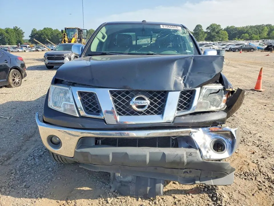 2019 NISSAN FRONTIER SL  