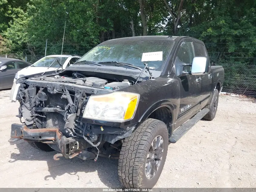 2011 NISSAN TITAN SL