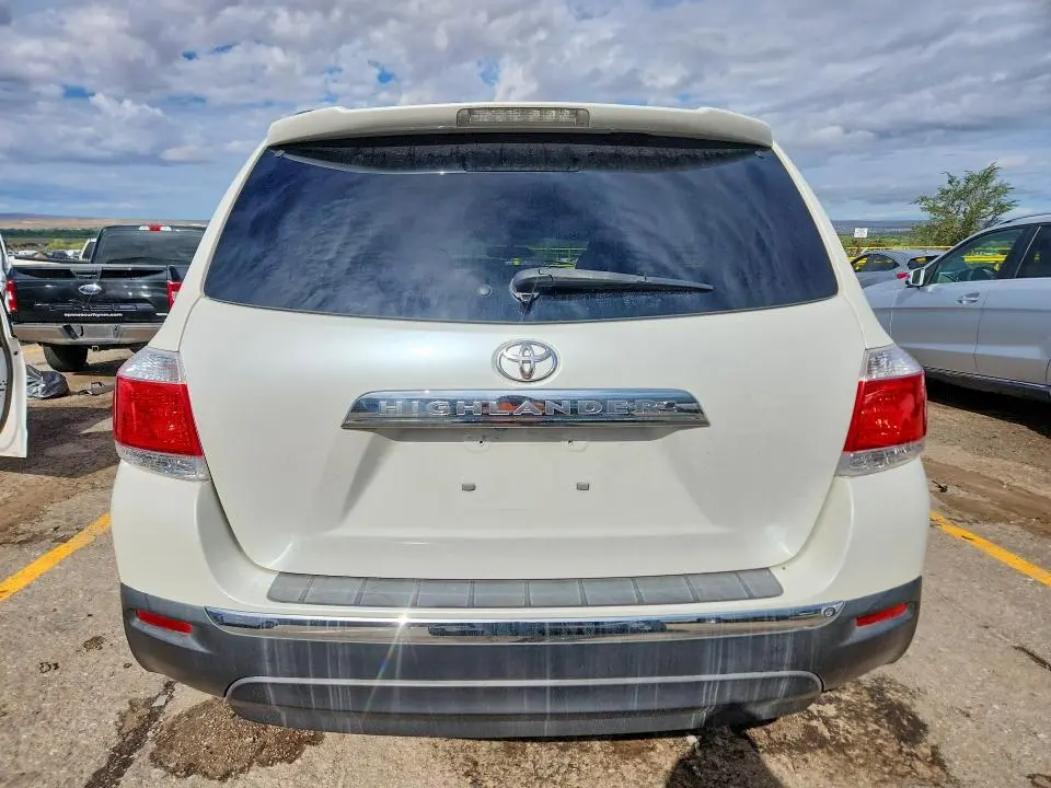 2011 TOYOTA HIGHLANDER BASE  
