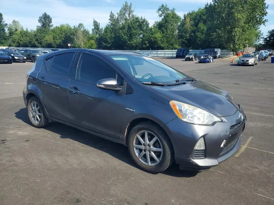 2014 TOYOTA PRIUS C THREE  