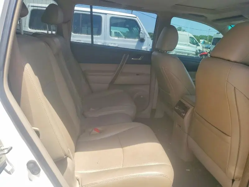 2013 TOYOTA HIGHLANDER LIMITED  