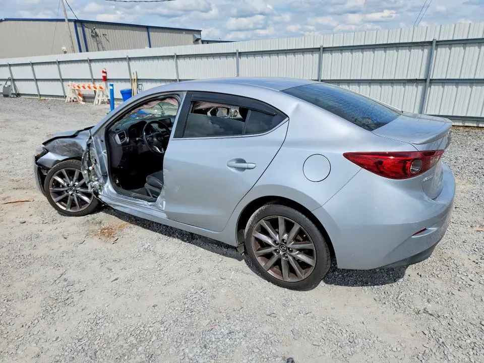 2018 MAZDA 3 TOURING  
