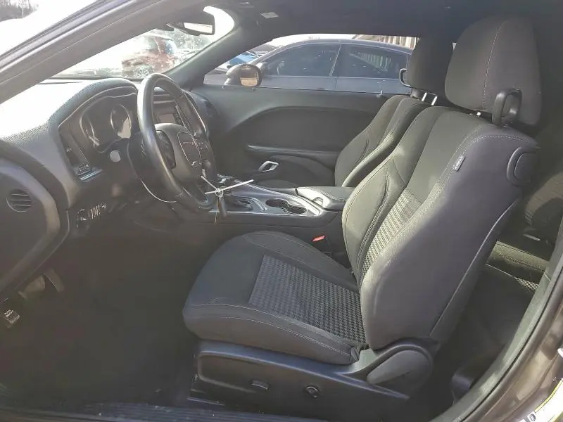 2016 DODGE CHALLENGER SXT  