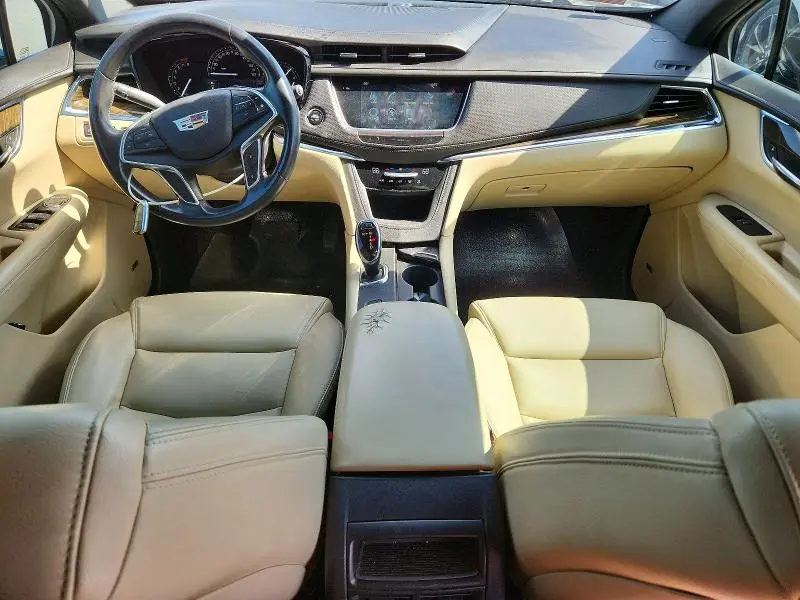 2017 CADILLAC XT5   