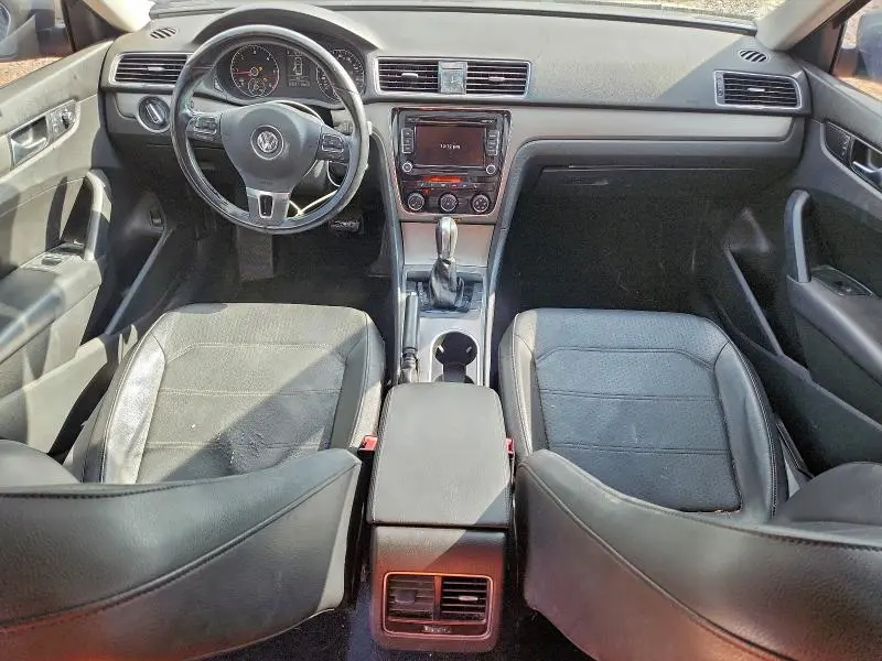 2015 VOLKSWAGEN PASSAT SE  