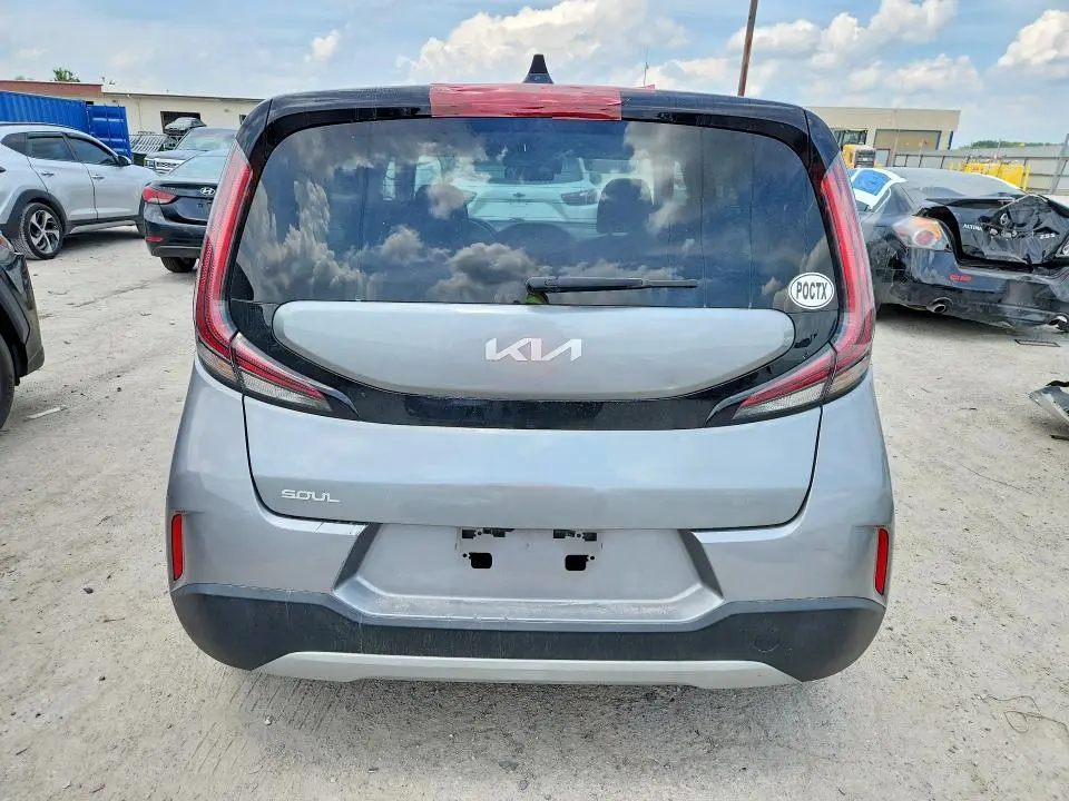 2023 KIA SOUL LX  