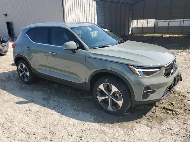 2025 VOLVO XC40 PLUS