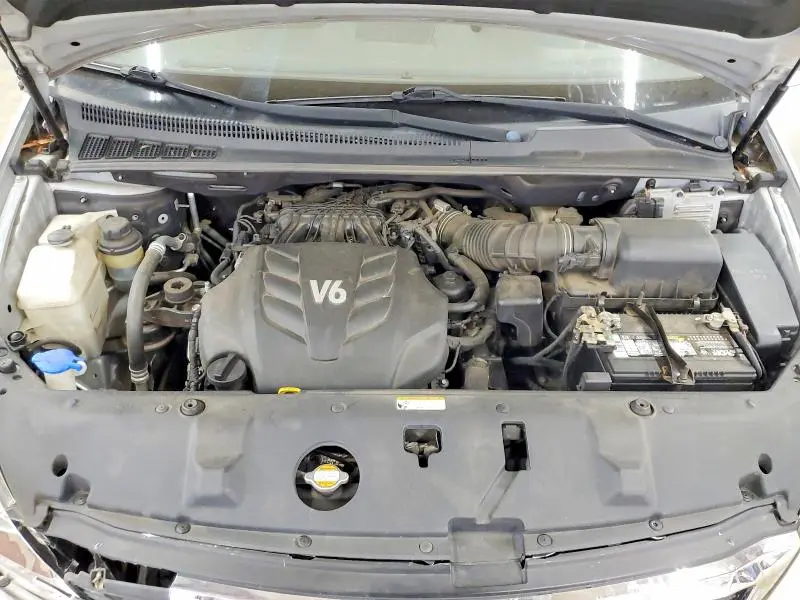 2012 KIA SEDONA LX  