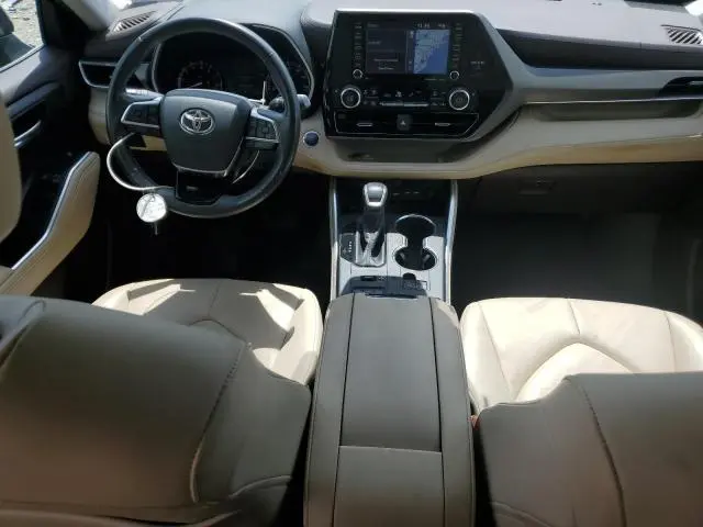 2020 TOYOTA HIGHLANDER XLE  