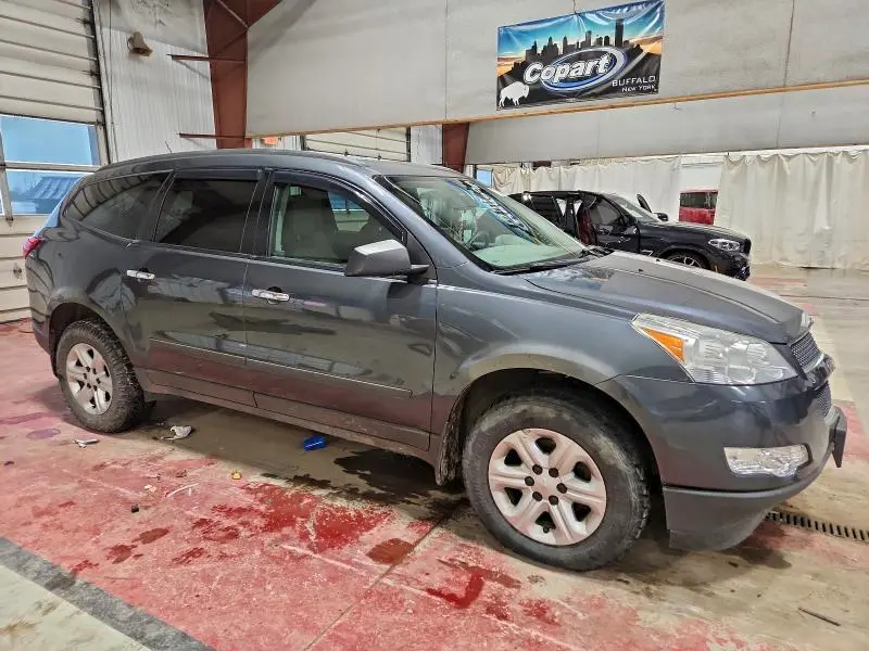 2010 CHEVROLET TRAVERSE LS  