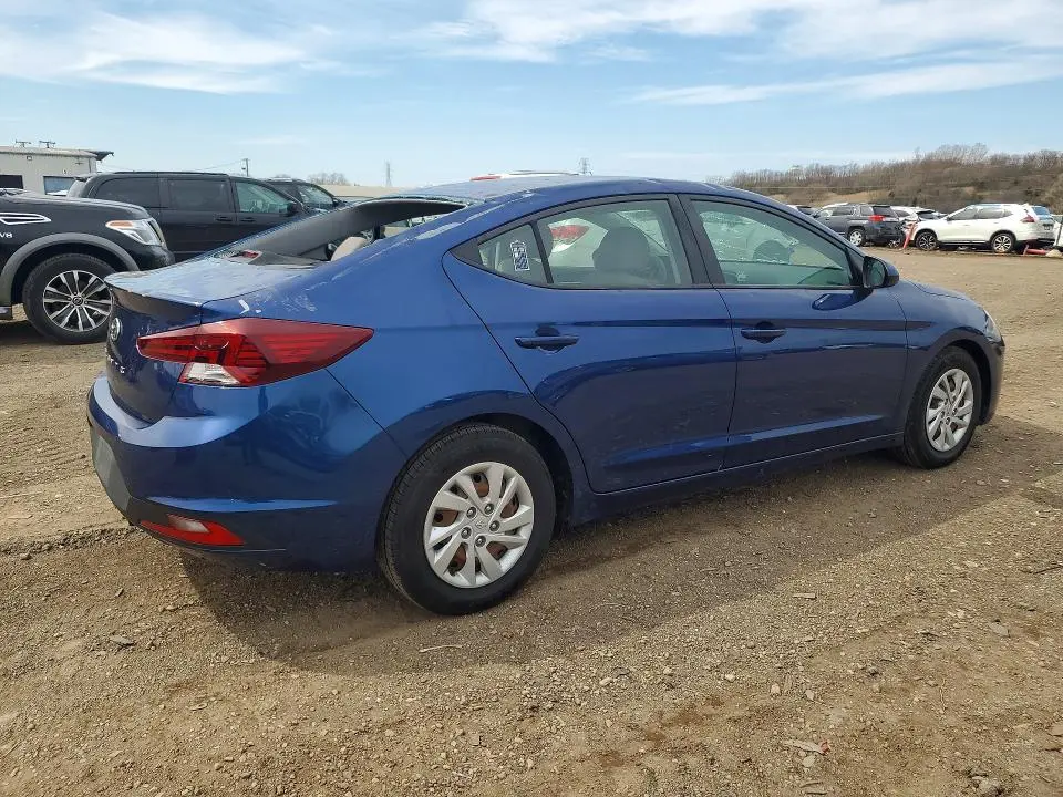 2019 HYUNDAI ELANTRA SE  