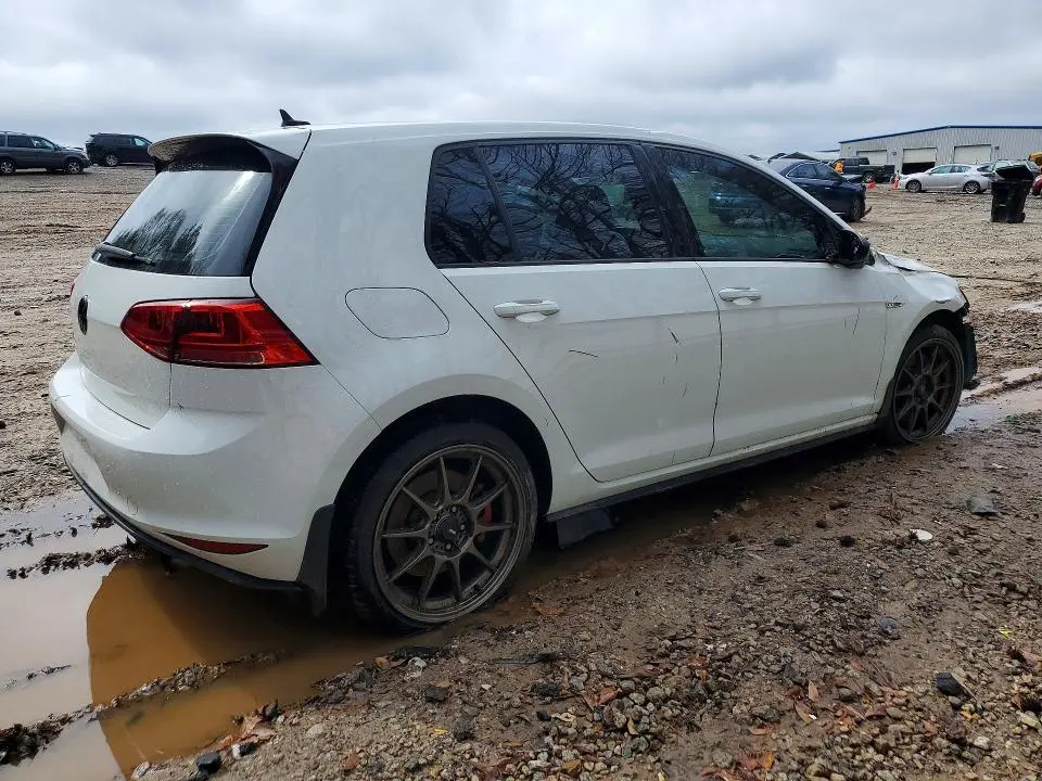 2017 VOLKSWAGEN GTI SPORT  