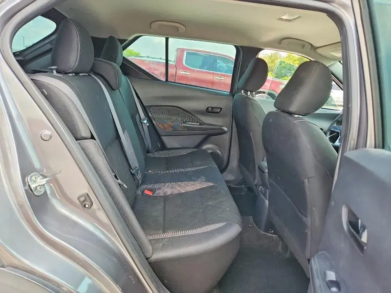 2020 NISSAN KICKS S  