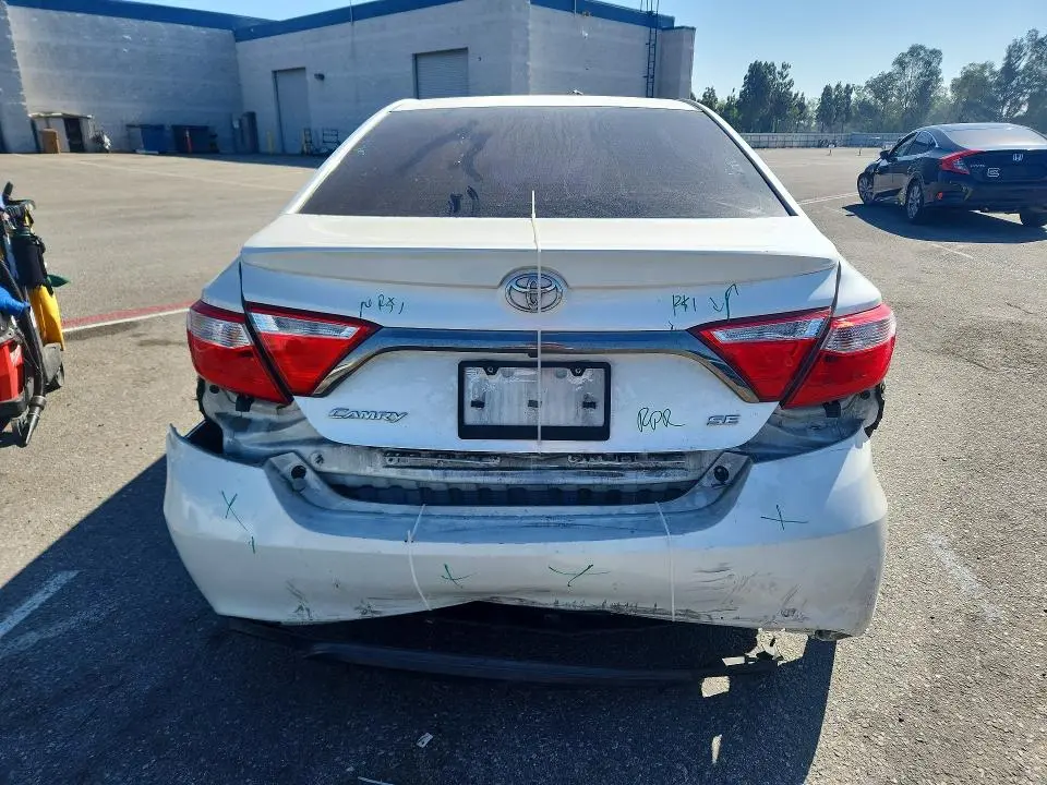 2017 TOYOTA CAMRY SE  
