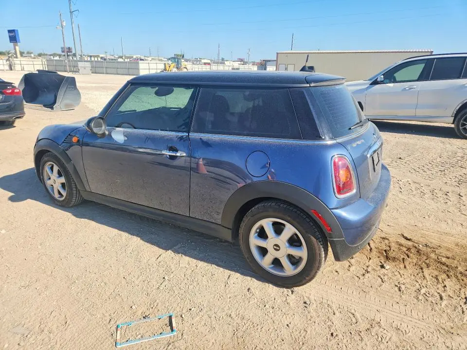2010 MINI COOPER   