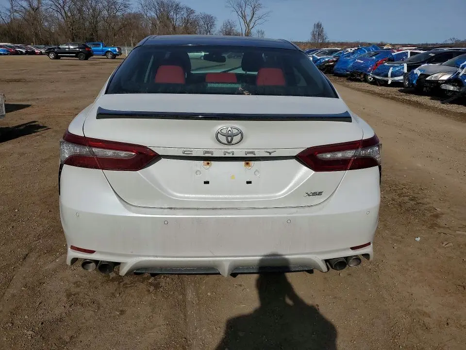 2018 TOYOTA CAMRY XSE  