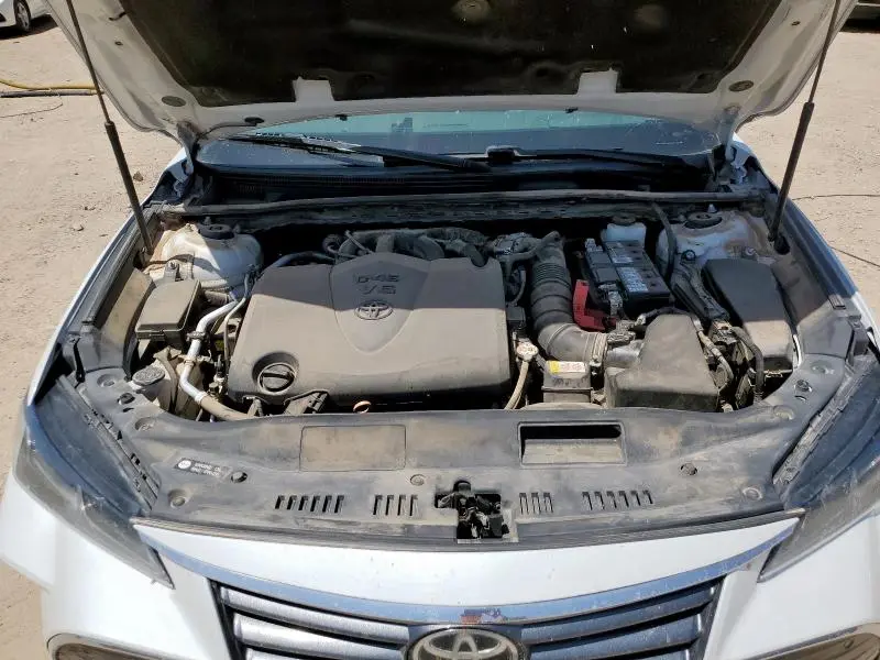 2019 TOYOTA AVALON XLE  