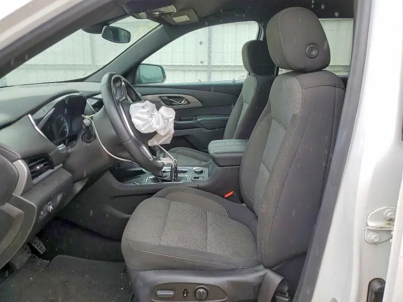 2023 CHEVROLET TRAVERSE LT  