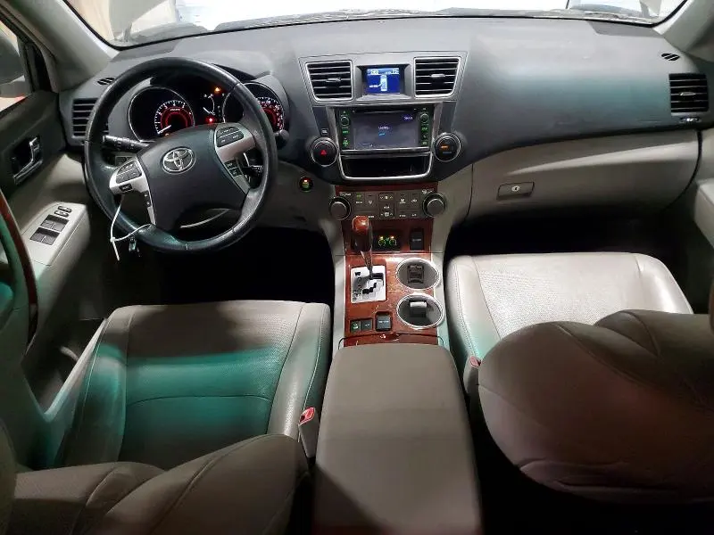 2013 TOYOTA HIGHLANDER LIMITED  