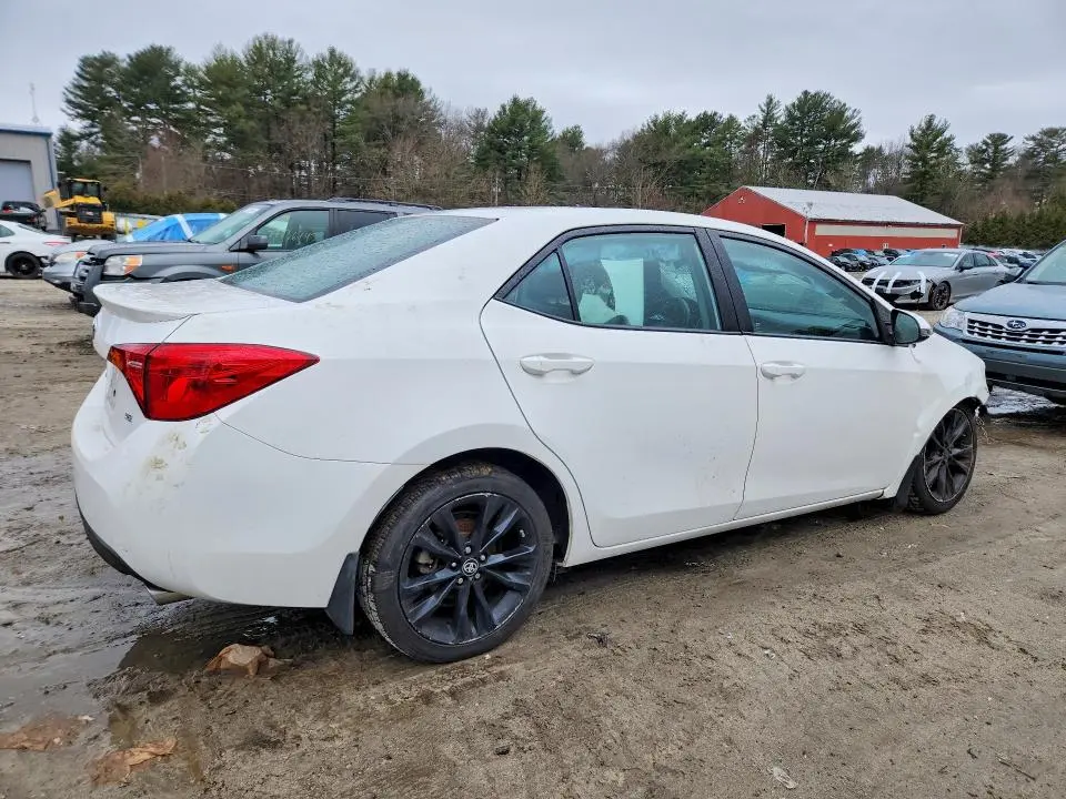 2017 TOYOTA COROLLA SE  