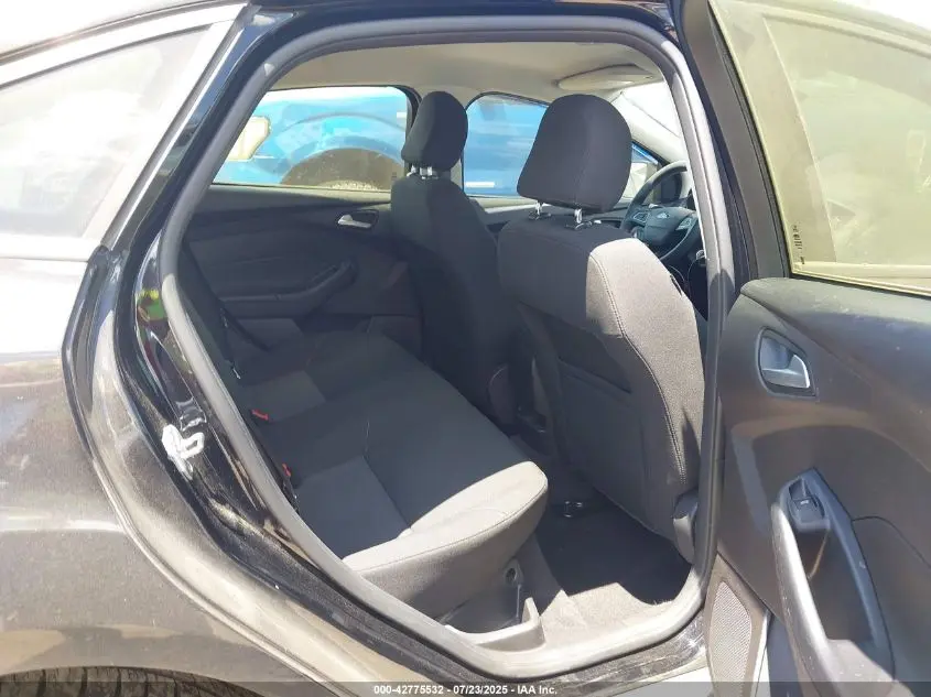 2017 FORD FOCUS SE