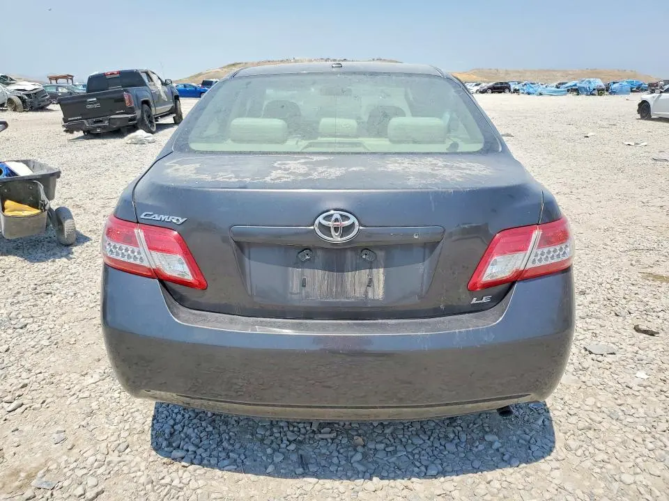 2011 TOYOTA CAMRY LE  
