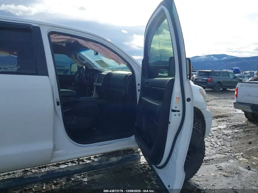 2010 TOYOTA TUNDRA SR5 5.7L V8