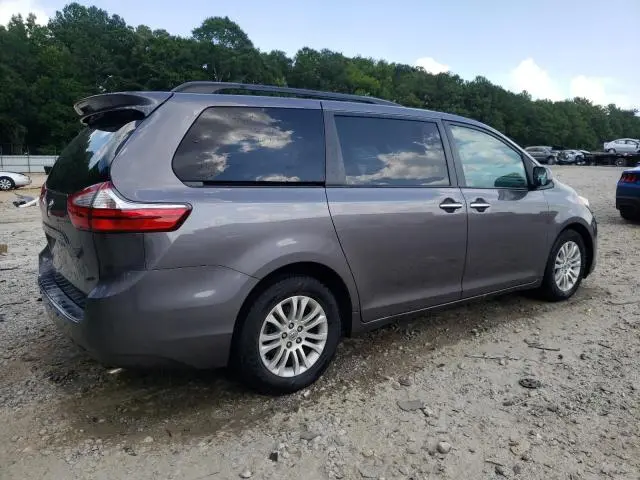 2016 TOYOTA SIENNA XLE  