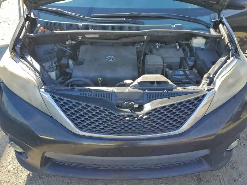 2013 TOYOTA SIENNA SPORT  