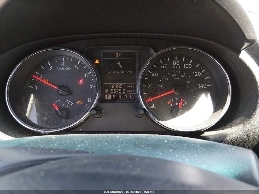 2011 NISSAN ROGUE SV