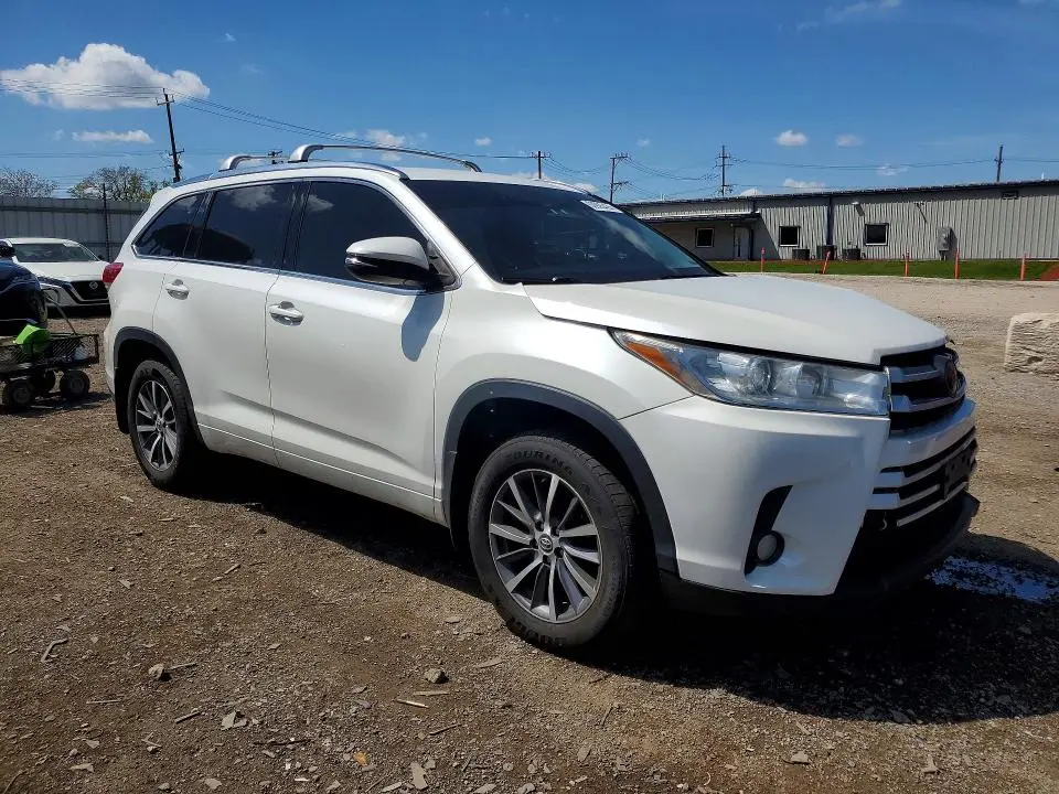 2018 TOYOTA HIGHLANDER XLE  