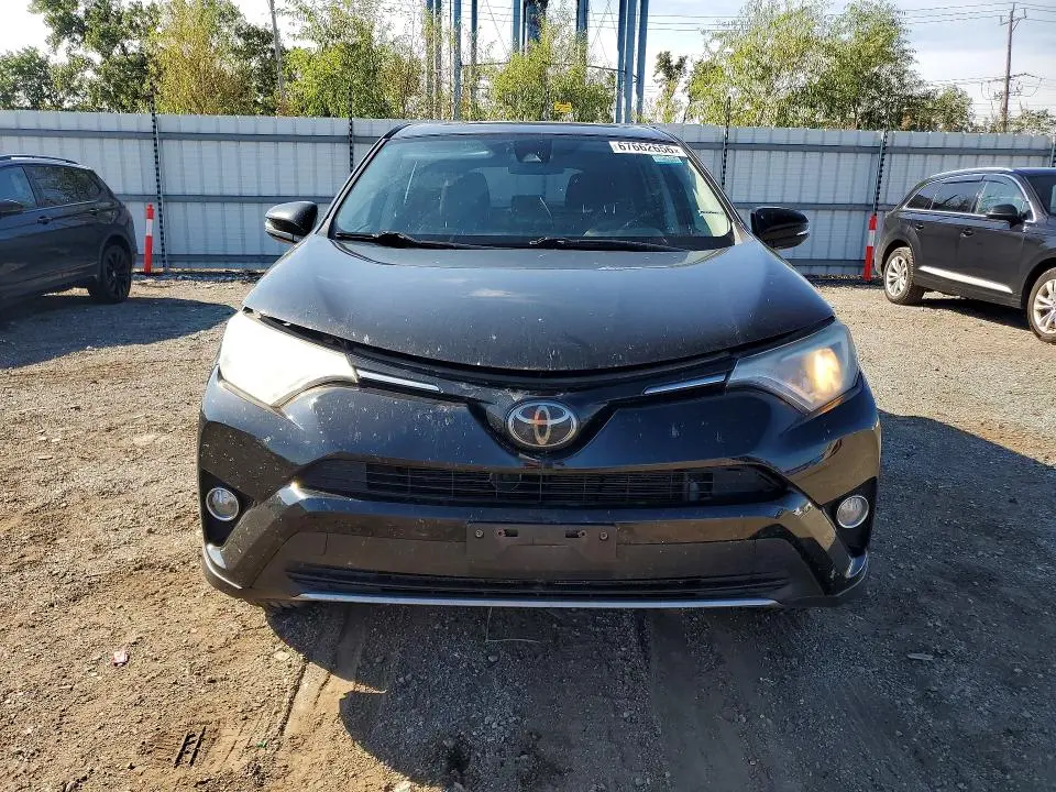 2018 TOYOTA RAV4 XLE  