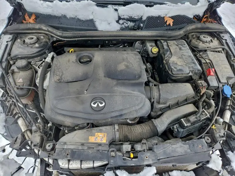 2017 INFINITI QX30 BASE  