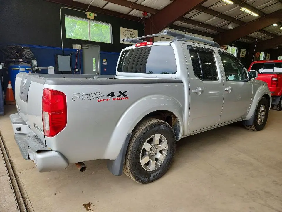 2012 NISSAN FRONTIER S  