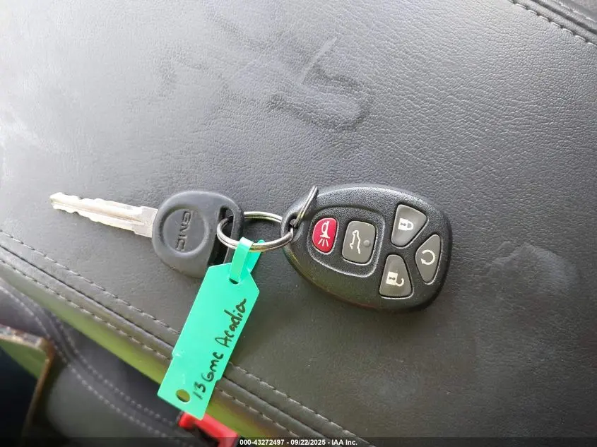 2013 GMC ACADIA SLE-2